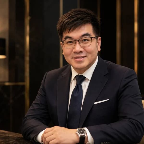 คุณ วราพงษ์ วัชรพงศ์ไพฑูรย์